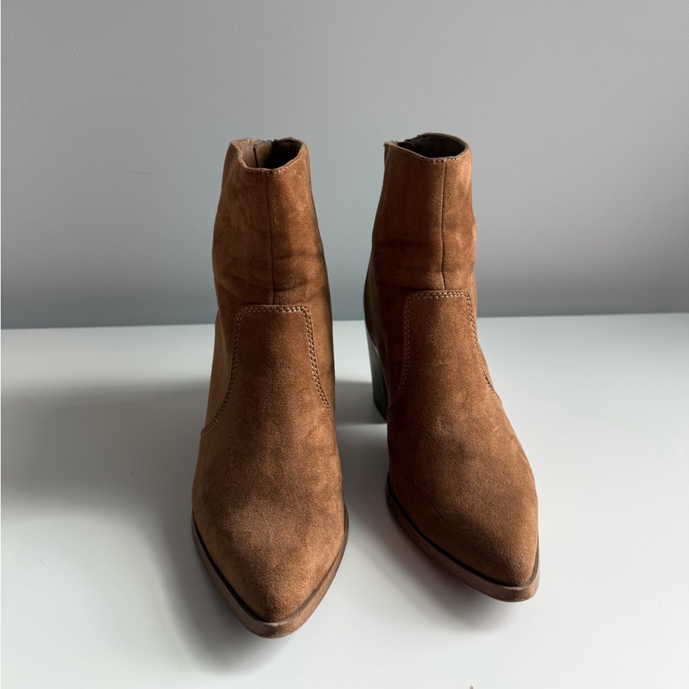 Brown suede bootie